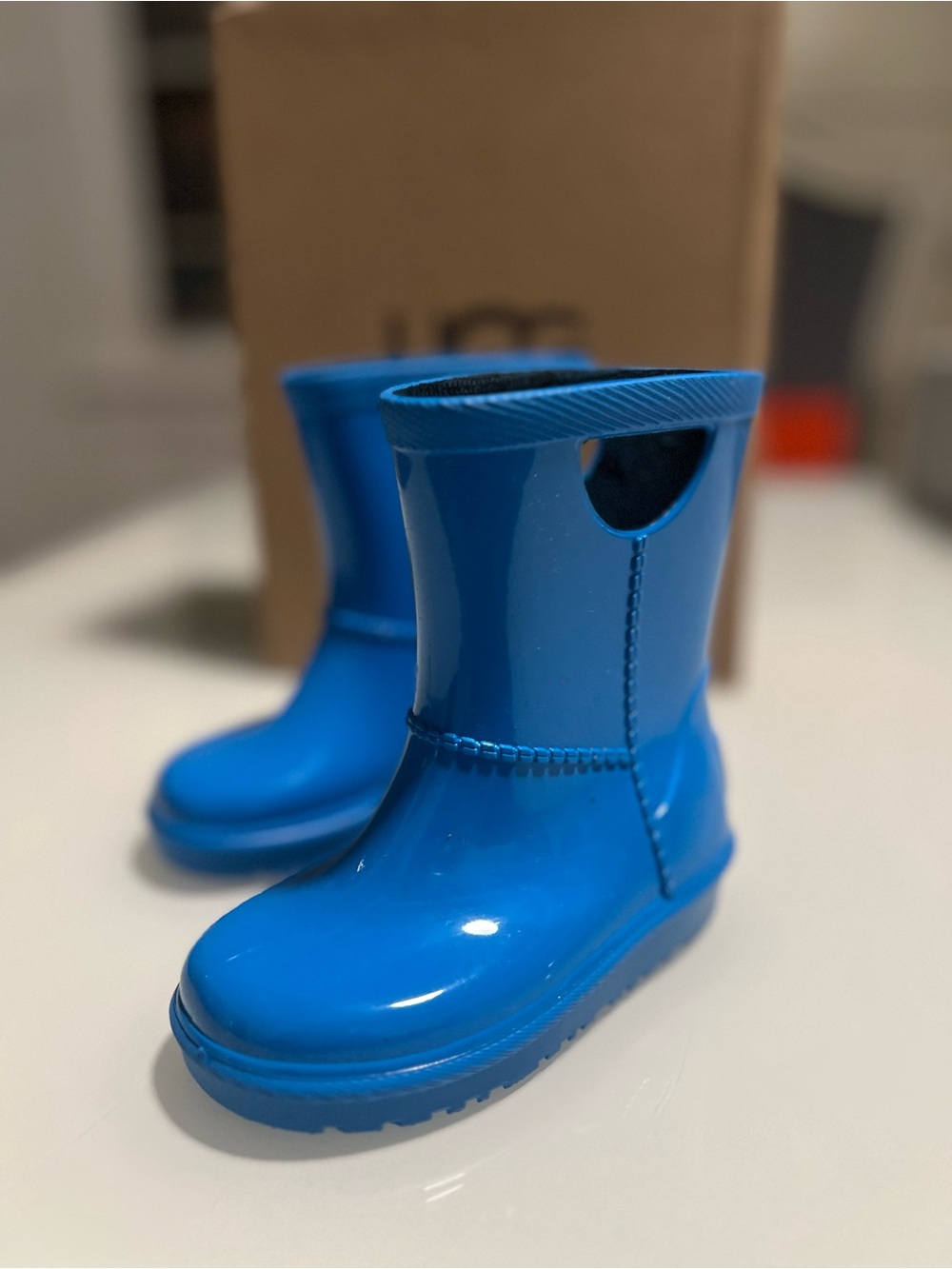 UGG Electric Blue Kids Rain & Snow Boots Sz 6c